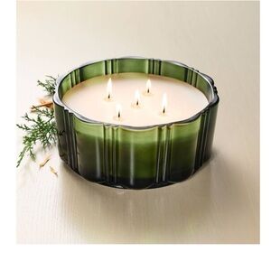34oz 5 Wick Candle
Cypress & Santal
-Hearth & Hand with Magnolia